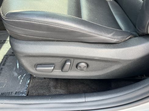 Used 2022 Kia Niro EX Premium FWD image 34