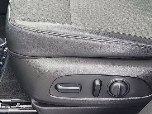 Used 2022 Buick Encore GX Select image 18