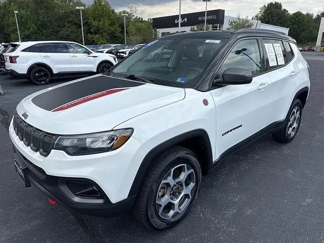 Used 2022 Jeep Compass Trailhawk AWD/4WD image 3