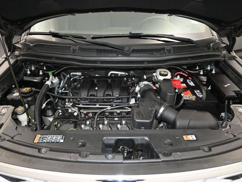 Used 2019 Ford Explorer XLT FWD image 12