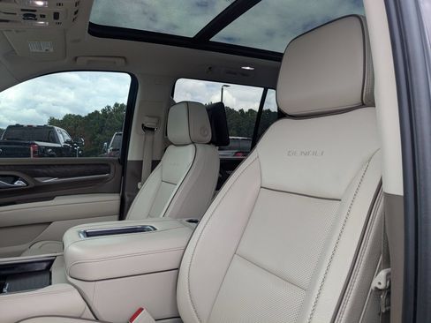 Used 2024 GMC Yukon Denali w/ Denali Reserve Package AWD/4WD image 15