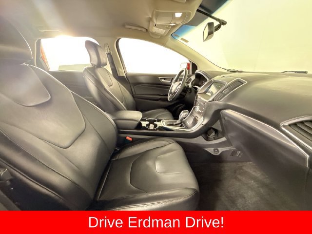 Used 2018 Ford Edge Titanium w/ Technology Package FWD image 25