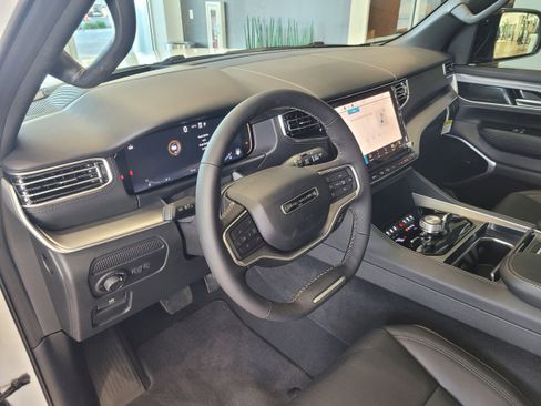 New 2026 Jeep Grand Wagoneer Limited AWD/4WD image 18