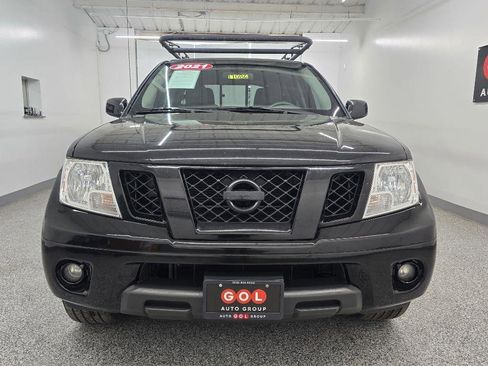 Used 2021 Nissan Frontier SV w/ Midnight Edition Floor Mats image 2