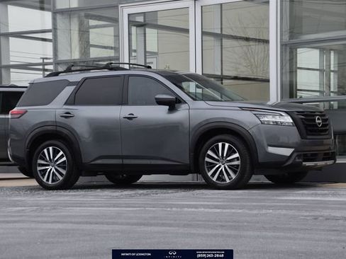 Used 2022 Nissan Pathfinder Platinum w/ Cargo Package AWD/4WD image 1