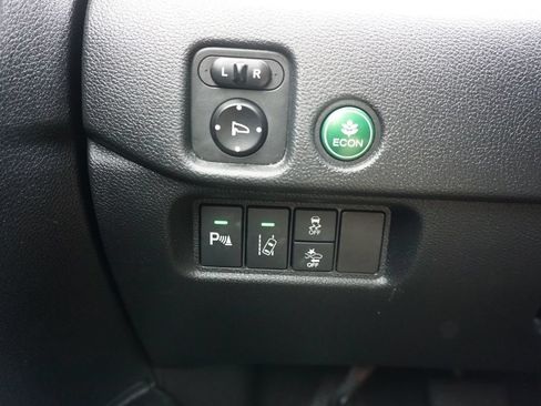 Used 2017 Honda Pilot Elite image 4