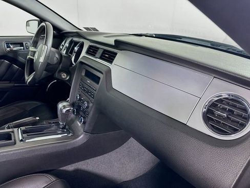 Used 2011 Ford Mustang Premium image 24
