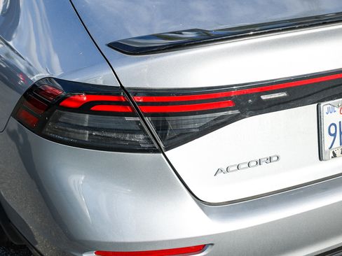 Used 2023 Honda Accord Sport image 8