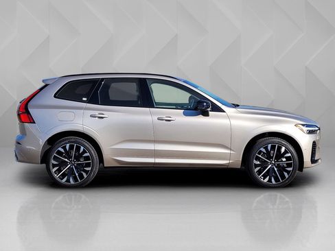 New 2026 Volvo XC60 T8 Ultra w/ Protection Package Premier AWD/4WD image 7