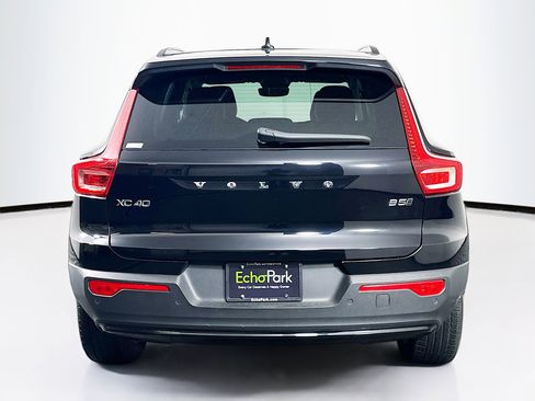 Used 2024 Volvo XC40 B5 Plus w/ Climate Package image 7