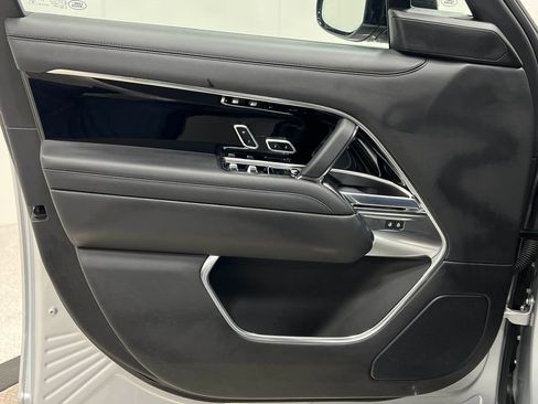 Used 2024 Land Rover Range Rover SE image 16