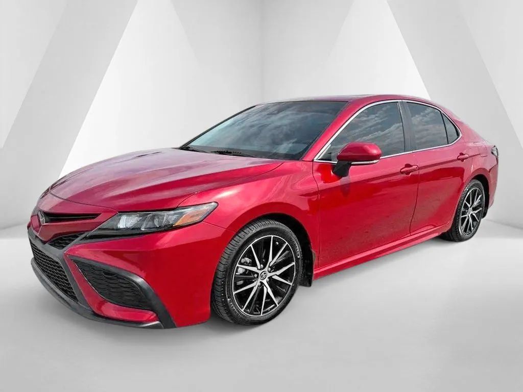 Used 2023 Toyota Camry SE w/ Convenience Package FWD image 3