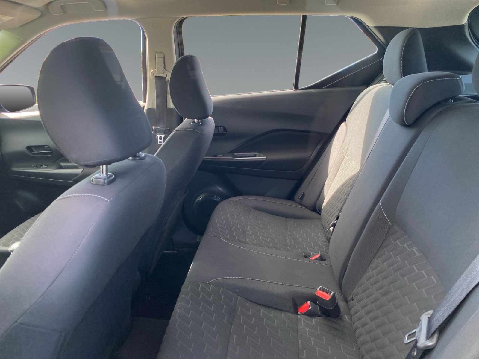 Used 2021 Nissan Kicks S FWD image 13