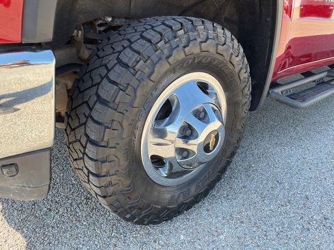 Used 2022 Chevrolet Silverado 3500 LT w/ Convenience Package AWD/4WD image 9
