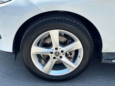 Used 2018 Mercedes-Benz GLE 350 4MATIC image 24