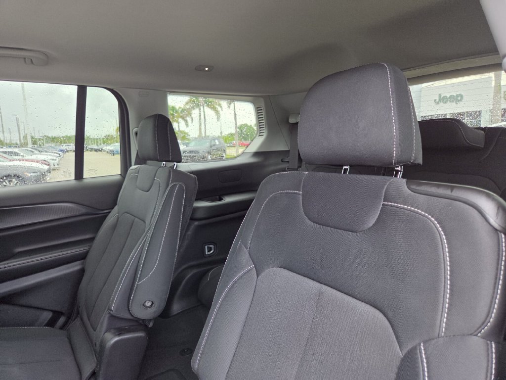 Used 2023 Jeep Grand Cherokee L Laredo AWD/4WD image 24