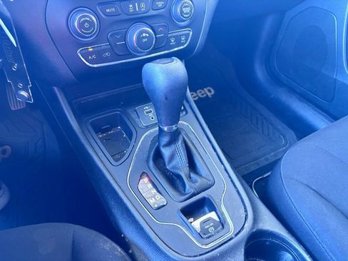 Used 2021 Jeep Cherokee Latitude image 20