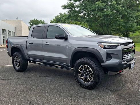 Used 2024 Chevrolet Colorado ZR2 w/ Safety Package AWD/4WD image 6