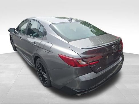 Used 2025 Toyota Camry SE FWD image 4