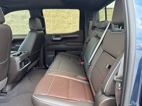 Used 2022 GMC Sierra 1500 Denali w/ Denali Reserve Package AWD/4WD image 12