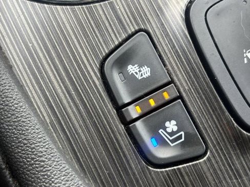 Used 2023 GMC Acadia SLT w/ Technology Package image 31