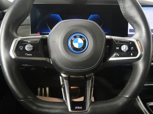 Certified 2023 BMW i7 xDrive60 image 17