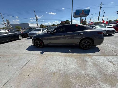 Used 2017 Alfa Romeo Giulia Ti w/ TI 19" Sport Package AWD/4WD image 7