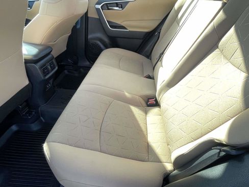 Used 2020 Toyota RAV4 XLE image 15