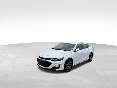 Certified 2024 Chevrolet Malibu RS w/ LPO, Floor Liner Package image 4