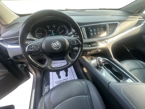 Used 2019 Buick Enclave Essence AWD/4WD image 30