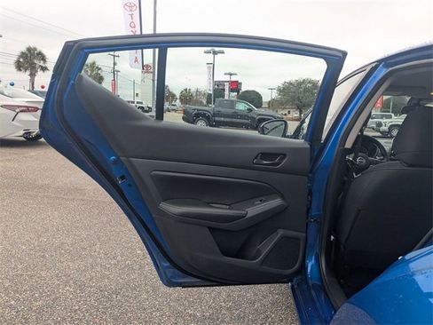 Used 2025 Nissan Altima 2.5 SV image 24