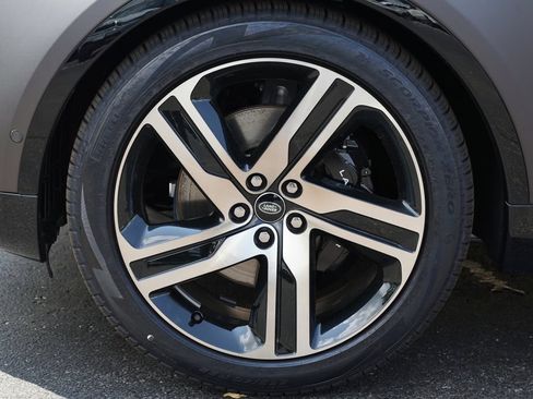 New 2026 Land Rover Discovery Limited Edition AWD/4WD image 8