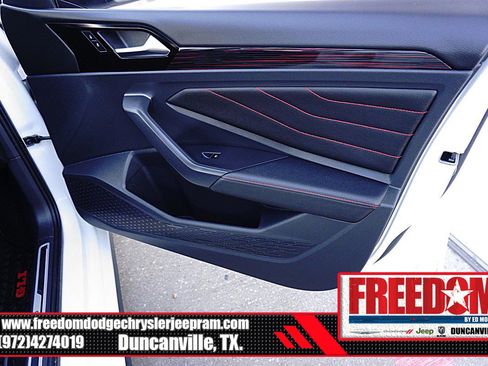 Used 2024 Volkswagen Jetta GLI 40th Anniversary Edition image 41