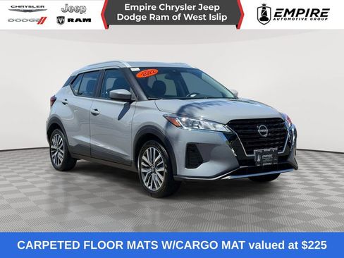 Used 2022 Nissan Kicks SV FWD image 1