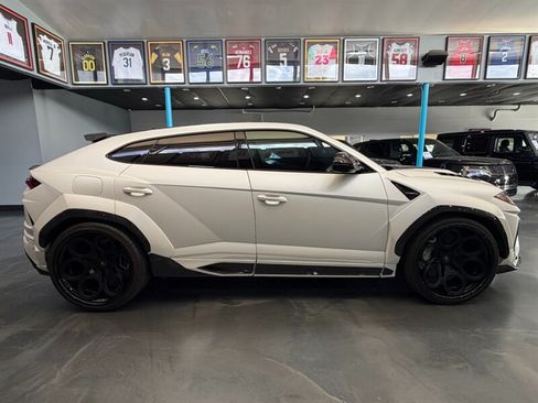 Used 2019 Lamborghini Urus AWD/4WD image 7