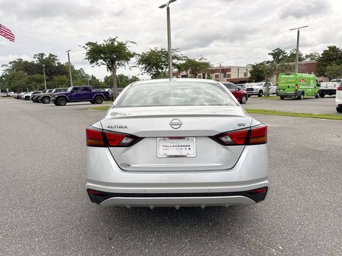 Used 2024 Nissan Altima 2.5 SV FWD image 4