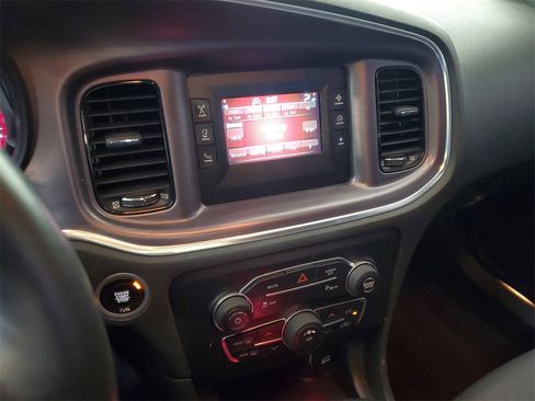 Used 2017 Dodge Charger SE w/ Blacktop Package image 18