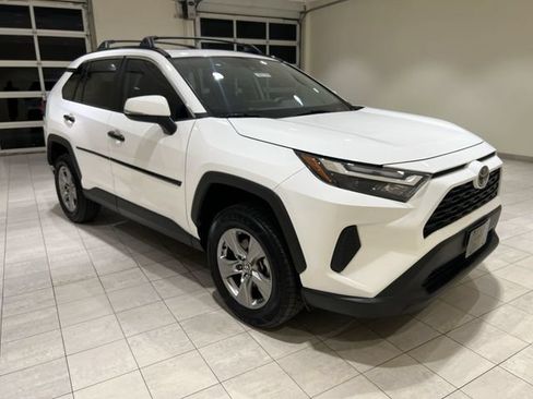 Used 2025 Toyota RAV4 XLE w/ Convenience Package FWD image 7