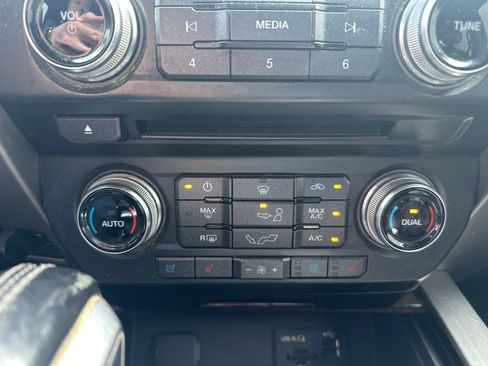 Used 2015 Ford F150 Platinum w/ Equipment Group 701A Luxury AWD/4WD image 12