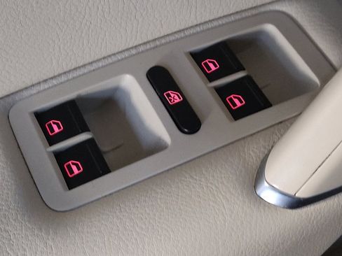 Used 2018 Volkswagen Passat 2.0T SE image 27