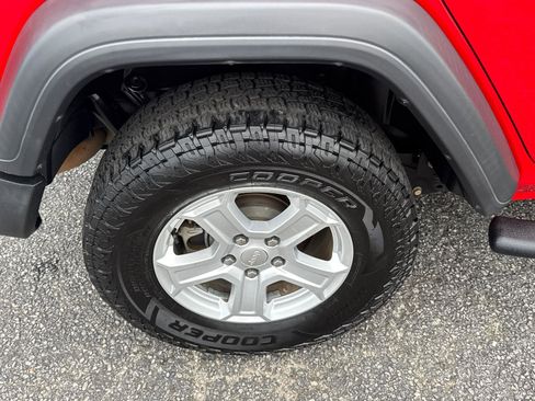 Used 2019 Jeep Wrangler Unlimited Sport S AWD/4WD image 17