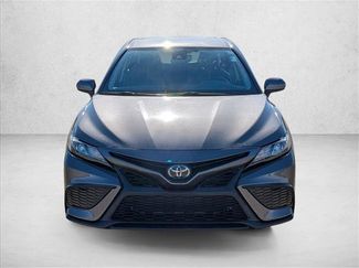 Used 2021 Toyota Camry SE video 2