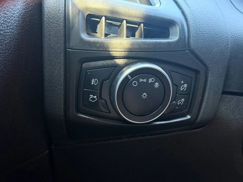 Used 2015 Ford Focus Titanium FWD image 16