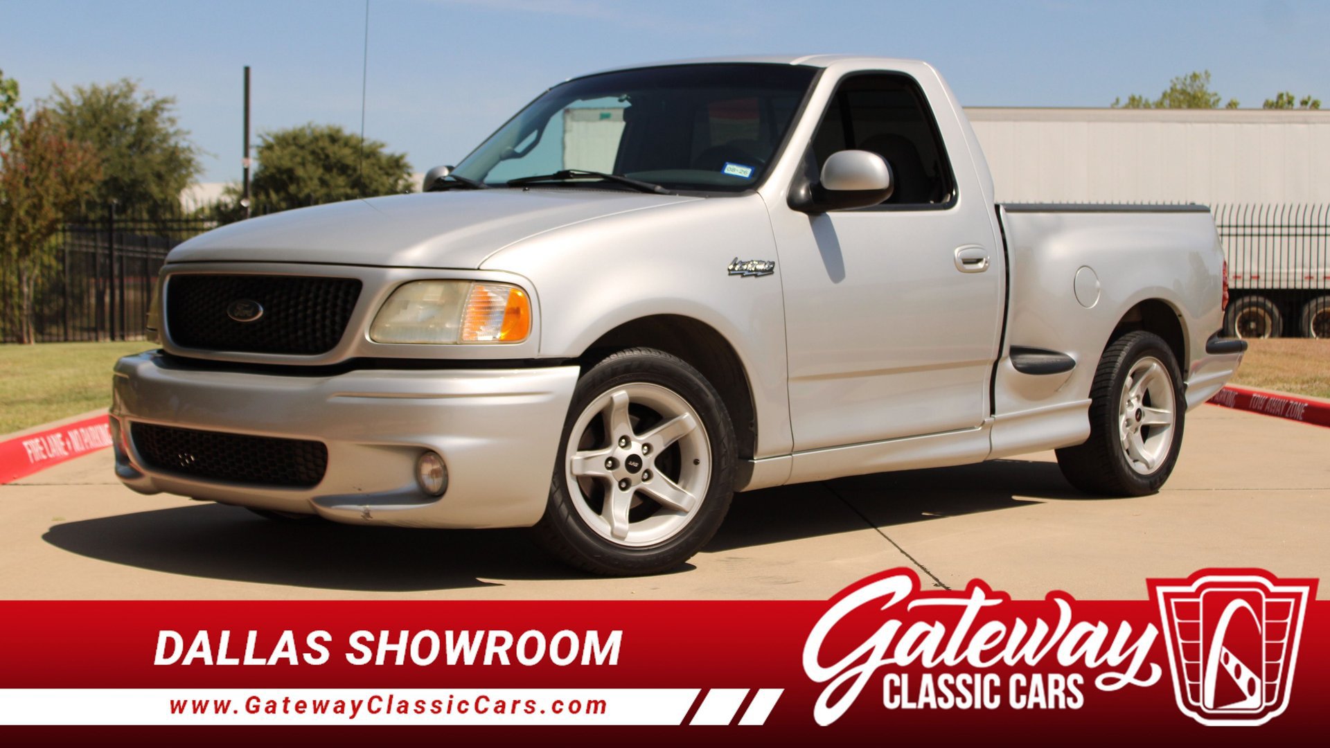 Used 2000 Ford F150 Lightning RWD image 1