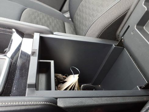 Used 2024 Nissan Pathfinder SV image 28