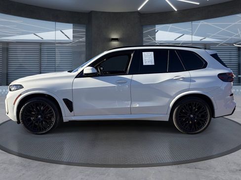 Used 2025 BMW X5 sDrive40i w/ M Sport Package RWD image 3