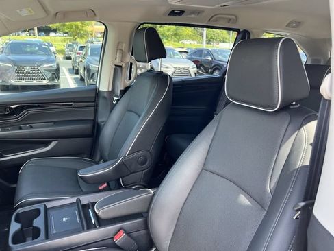 Used 2025 Honda Odyssey Elite image 9