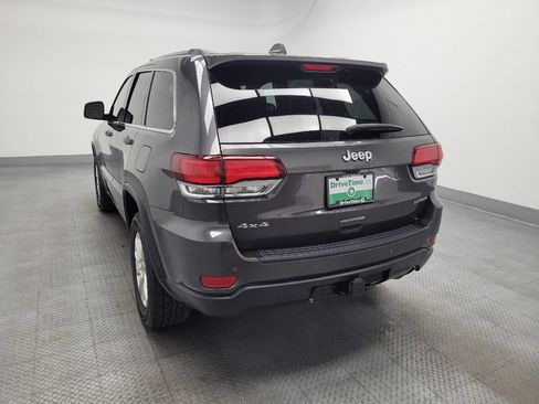 Used 2021 Jeep Grand Cherokee Laredo image 5