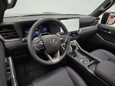 Used 2025 Lexus GX 550 AWD/4WD image 14