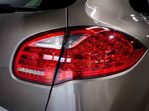 Used 2013 Porsche Cayenne Turbo AWD/4WD image 46